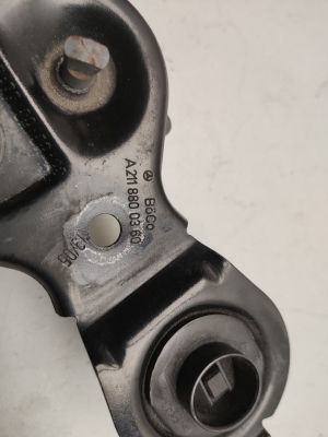 Mercedes Benz CLS-Class 219 (2004–2010) Kapoti muu osa A2118800360 - 4
