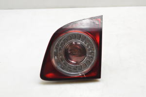 Tail light on trunk lid - 5M0945094J