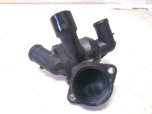 Volkswagen Jetta (2010–2017) Termostaadi korpus 03L121111R - 2