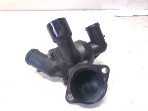 Volkswagen Jetta (2010–2017) Termostaadi korpus 03L121111R - 4