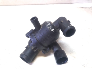 Volkswagen Jetta (2010–2017) Termostaadi korpus 03L121111R - 6