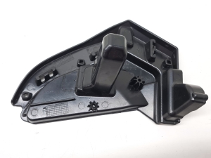 Skoda Karoq (2017–2026) Sonstiger Halter 807723A - 3