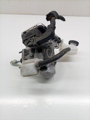 Brake master cylinder - 58500GI000