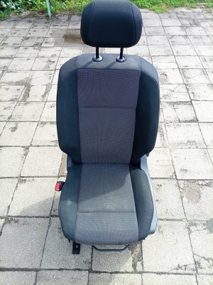 Opel Combo E (2018–2026) Vordersitz und seine Teile 9818152580 - 3