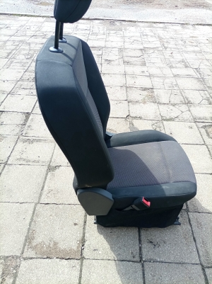 Opel Combo E (2018–2026) Vordersitz und seine Teile 9818152580 - 6