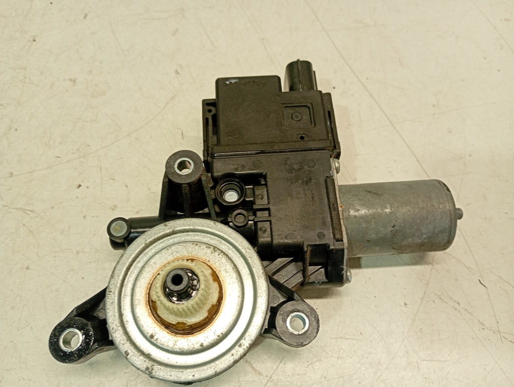 Subaru Impreza (2017–2026) Front door window regulator motor 0620204572 Subaru Impreza (2017–2026) Front door window regulator motor 0620204572