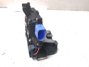 Volkswagen Golf VI (2008–2013) Rear side door lock - 3