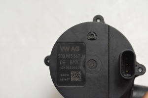 Volkswagen Tiguan (2007–2016) Auxiliary water pump 5Q0965567J - 3