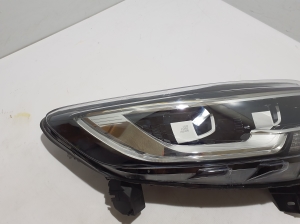 RENAULT Kadjar (2015–2026) Esituli 260101637R - 2