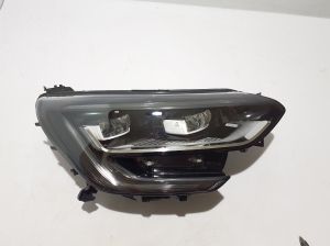 Scheinwerfer vorne - 260103857R