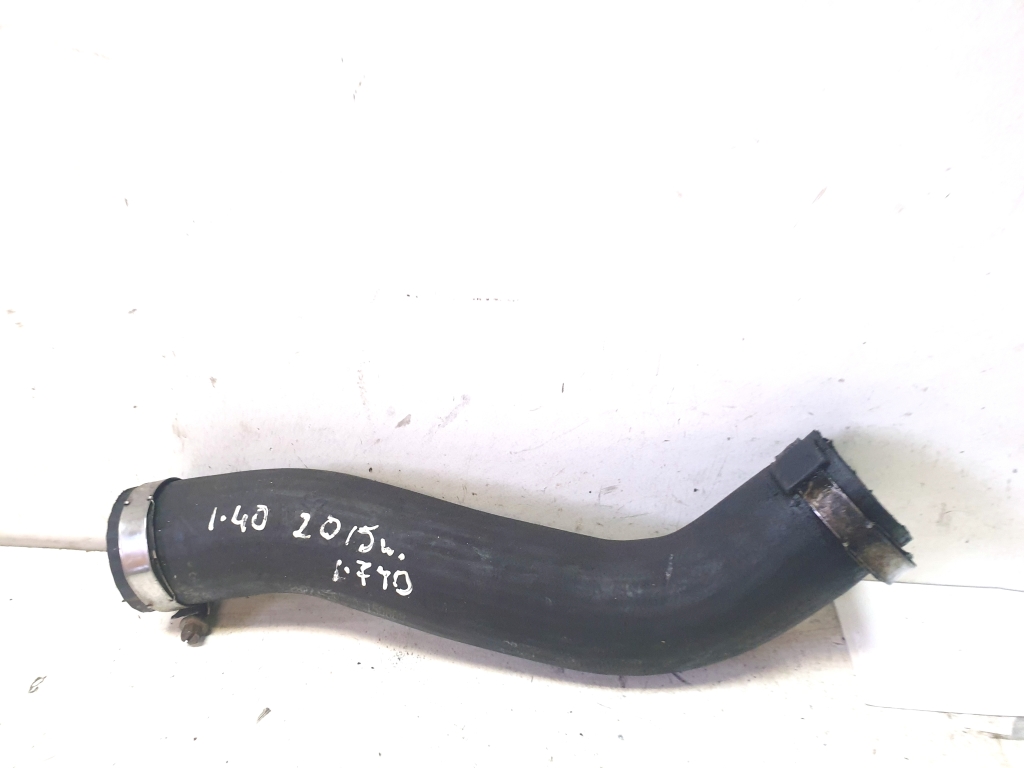 Hyundai i40 (2011–2026) Vahejahuti voolik 282732A540 Hyundai i40 (2011–2026) Vahejahuti voolik 282732A540
