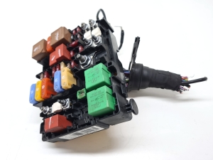 Fuse boxes - 9804848580