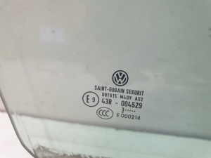 Volkswagen Jetta (2010–2017) Esiukse klaas 004529 - 2