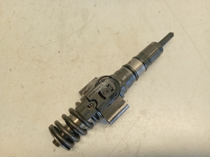 Volkswagen Passat B6 (2005–2010) Kütusepihusti 03G130073S - 4