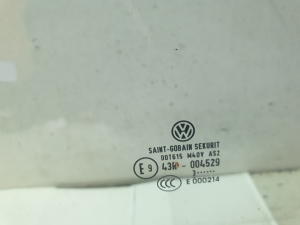 Volkswagen Jetta (2010–2017) Esiukse klaas 004529 - 2