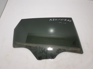 Rear side door glass - 823007107R