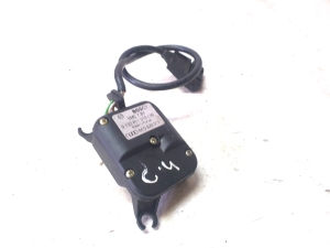 AUDI 100 C4 (1990–1994) Salongi soojenduse klapi mootor 4A0820511 - 5