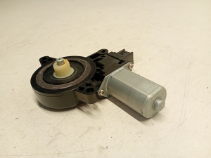 Mazda 3 (2009–2013) Priekšējo durvju logu pacēlāja motoriņš CM012020 - 2