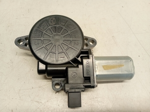 Mazda 3 (2009–2013) Priekšējo durvju logu pacēlāja motoriņš CM012020 - 3