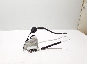 Rear side door lock - 825039732R