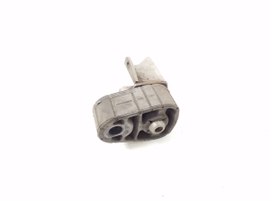 Muffler bracket - 7P0253147A