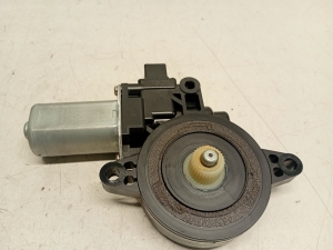 Fensterhebermotor vorne - CM0123030