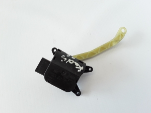Volkswagen Caddy III (2004–2015) Stellmotor Heizungsklappe 983384K - 2