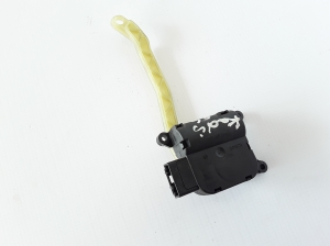 Volkswagen Caddy III (2004–2015) Stellmotor Heizungsklappe 983384K - 4