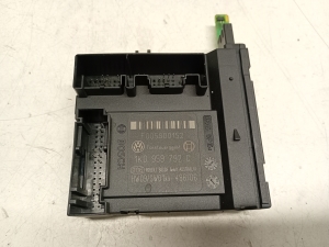 Volkswagen Golf V (2003–2009) Front door control unit 1K0959792C - 3