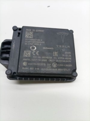 Tesla Model 3 3 (2016–2024) Blind spot radar Distronic 110864700E - 2