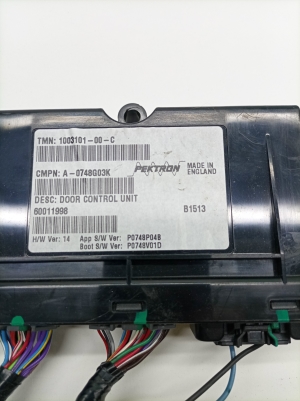 Tesla Model S S (2012–2026) Front door control unit 100310100C - 4