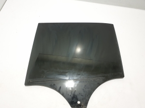 Rear side door glass - A1677353300