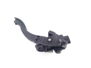 Mitsubishi Outlander (2012–2021) Gaspedal 1600A116 - 2