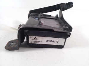 Mitsubishi Outlander (2012–2021) Aklās zonas radars Distronic 8638A210 - 2
