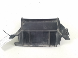 Mitsubishi Outlander (2012–2021) Front grille bracket 7450B022 - 2