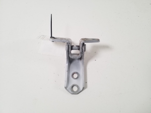 Mitsubishi Outlander (2012–2021) Front door lower hinge 5702A064 - 2