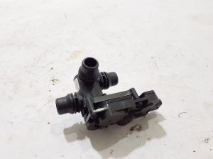 Mercedes Benz GLE-Class 167 (2019–2026) Auxiliary water pump A0005061300 - 2