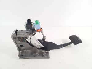 Mitsubishi Outlander (2012–2021) Piduripedaal 4620A354 - 2