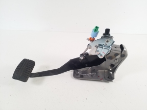 Mitsubishi Outlander (2012–2021) Piduripedaal 4620A354 - 3