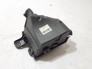 Dacia Duster (2010–2017) Kaitsmekarbi korpus kapoti all 243800196R - 2