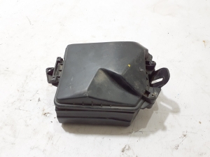 RENAULT Clio III (2005–2012) Sicherungskastengehäuse unter der Motorhaube 8200587123 - 2