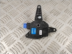 Heater flap actuator - D332CWFAA01