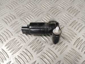 Front windshield washer pump - 1024928
