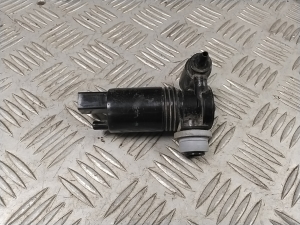 VOLVO XC60 (2008–2017) Front windshield washer pump 1024928 - 3