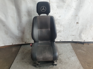 Mercedes Benz Sprinter 902 (2000–2006) Vordersitz und seine Teile - 7