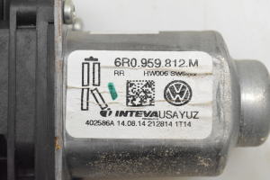 Volkswagen Jetta (2010–2017) Aizmugurējo durvju logu pacēlājs 6R0959812M - 3