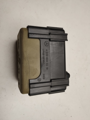 Mercedes Benz E-Class W212 (2009–2015) Front seat control unit A0008003348 - 2