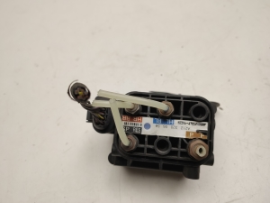 Mercedes Benz E-Class W212 (2009–2015) Luftfederung Ventil A2123200558 - 3