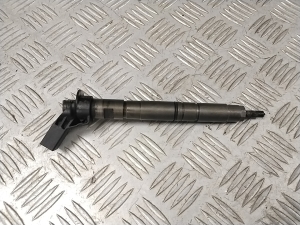 Injecteur de carburant - 057130277AM