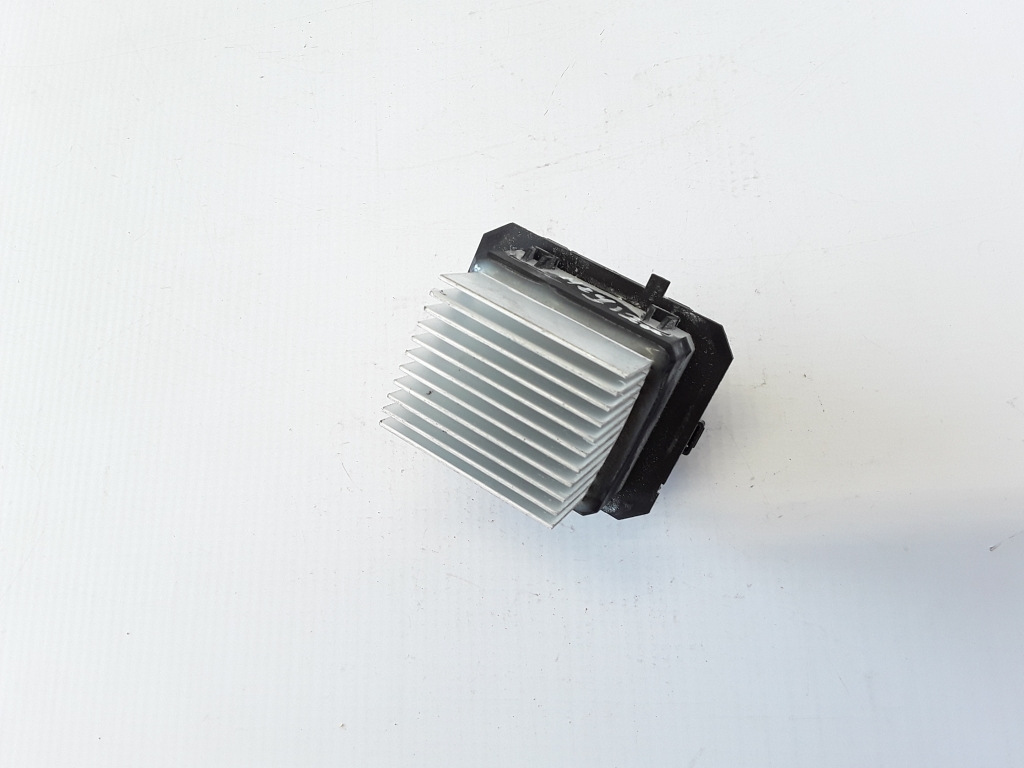 Used RENAULT Megane Cooling fan relay T1017845R